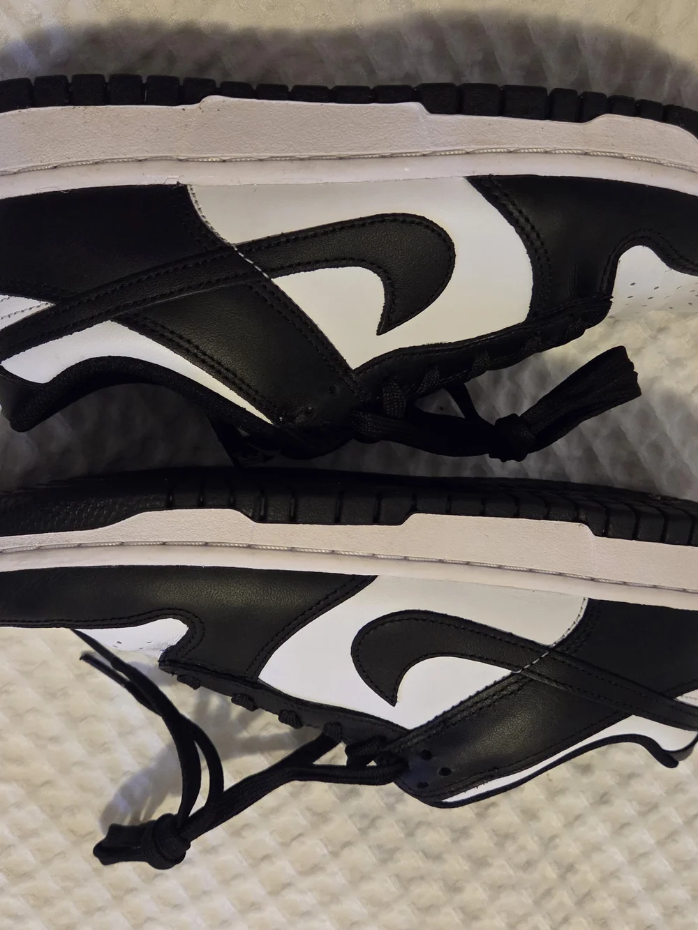 NWOT - Nike Women's Black/White Low-Top Sneakers